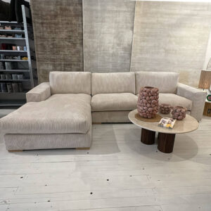 Sofa Emma Feincord Frontansicht.jpg